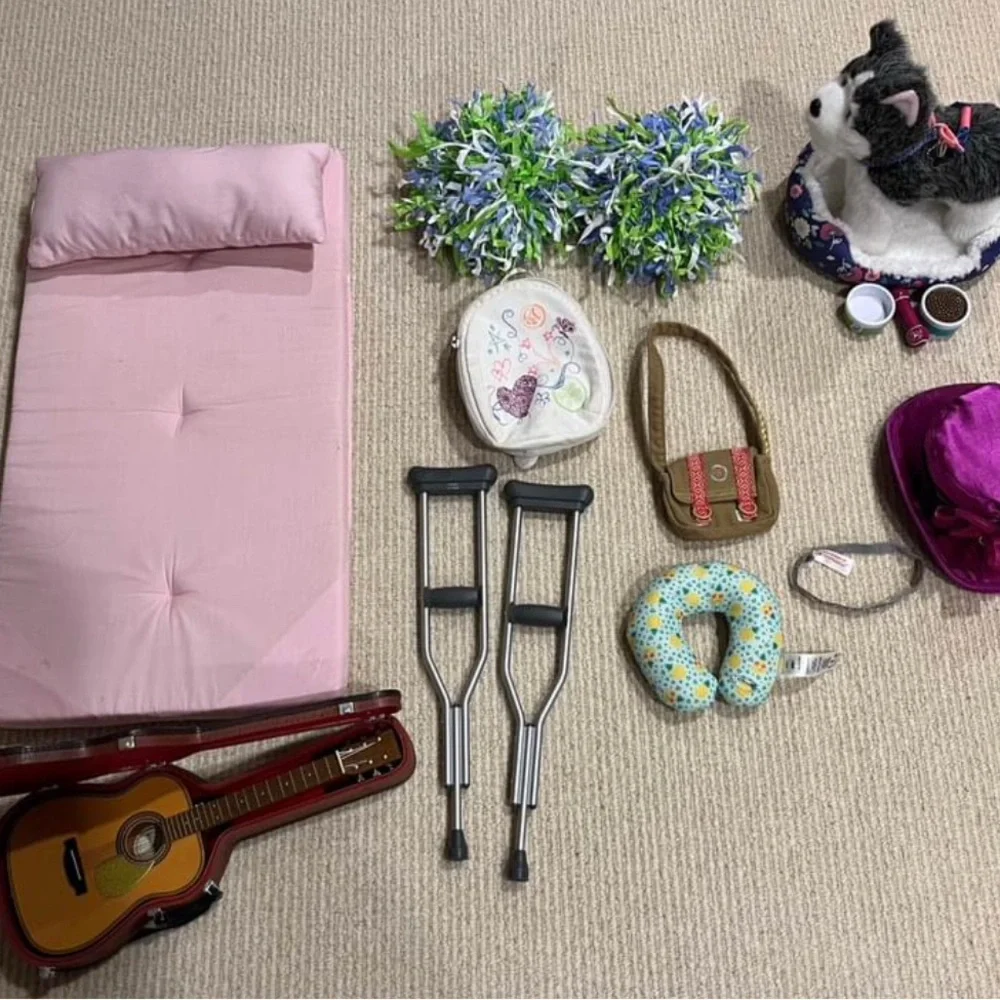 American girl dolls and accessories lot - Picture 5 of 5